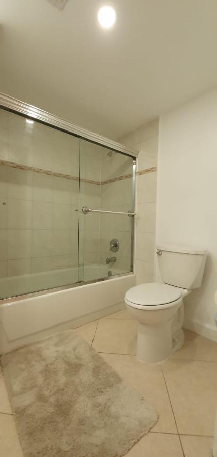 Yacht Club Aventura 2Br + 2Ba Leilighet Miami Eksteriør bilde